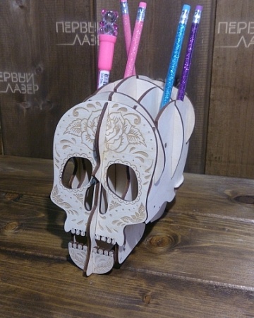 Череп (пенал)